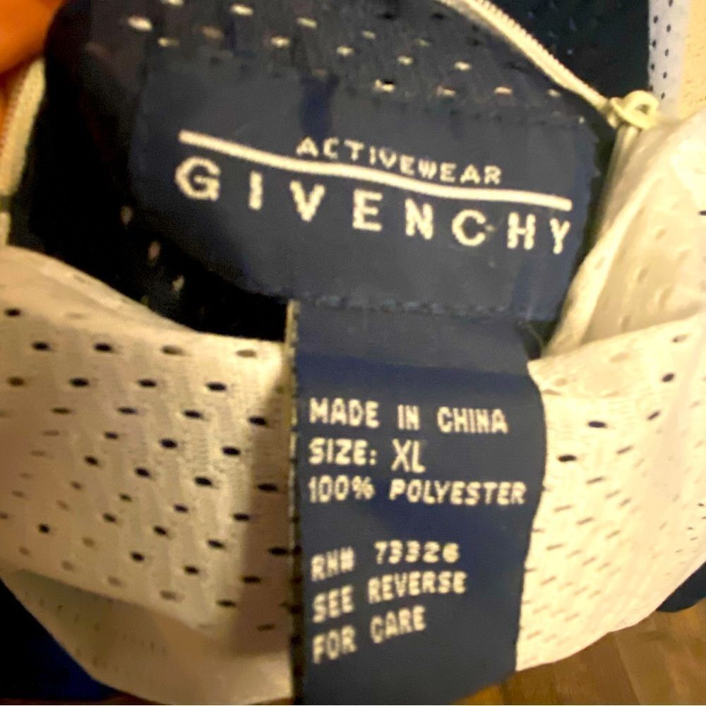 Men’s vintage Givenchy mesh jacket, perfect for spring and summer 🤩